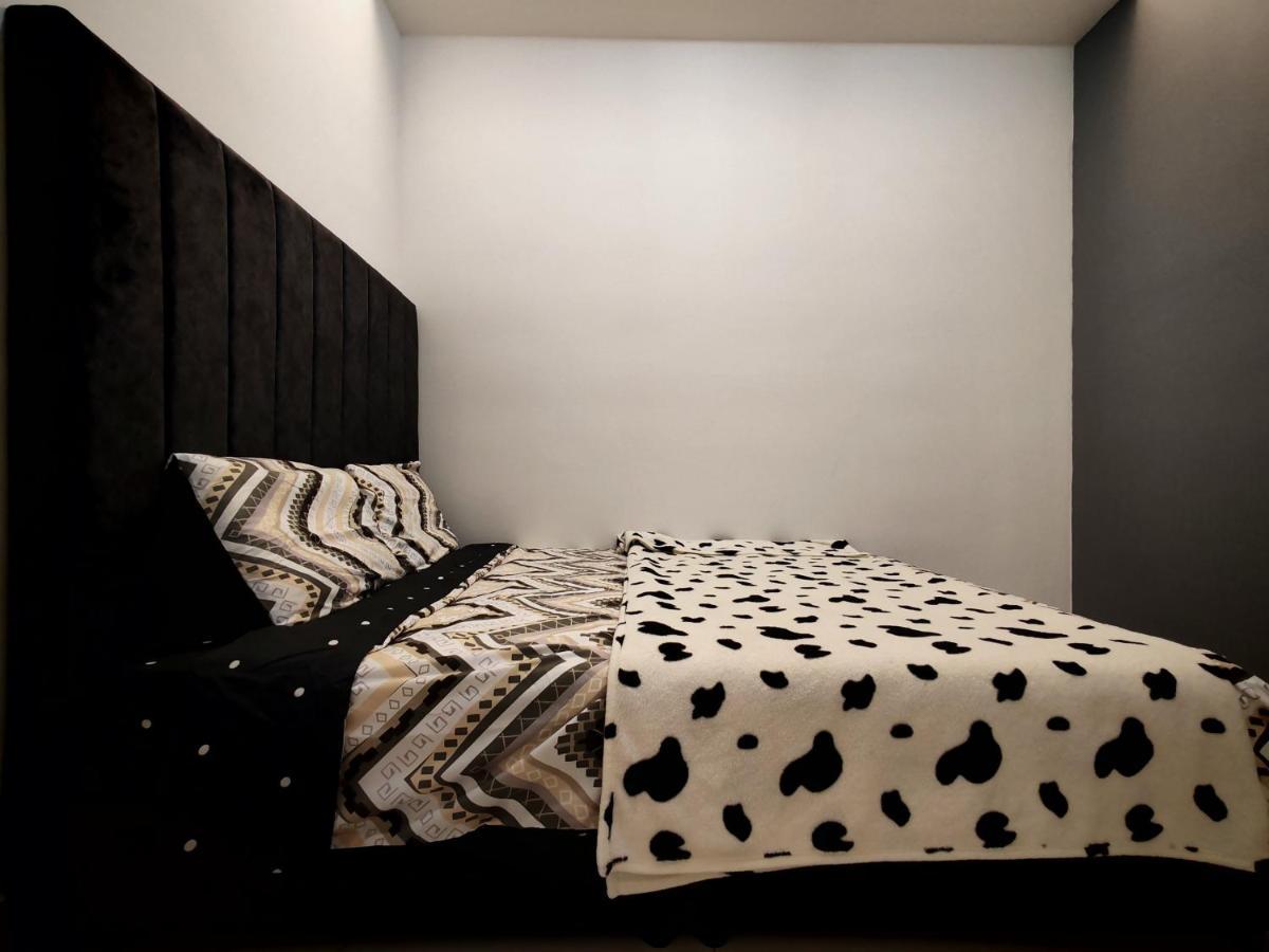 White On Cameron By Icolor Apartment