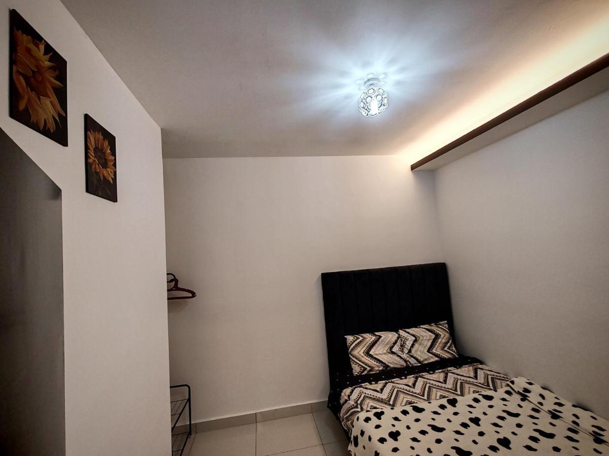 Apartment White On Cameron By Icolor *