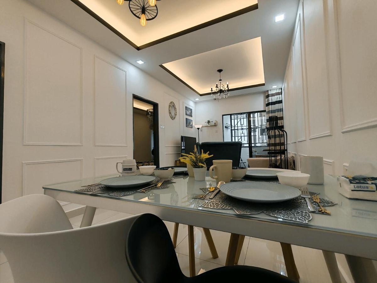 White On Cameron By Icolor Apartment