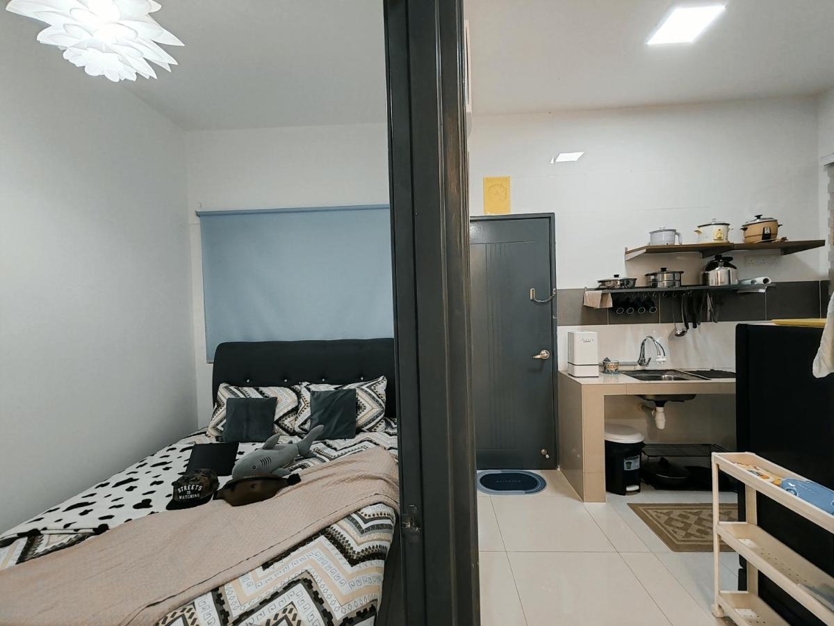 Apartment White On Cameron By Icolor