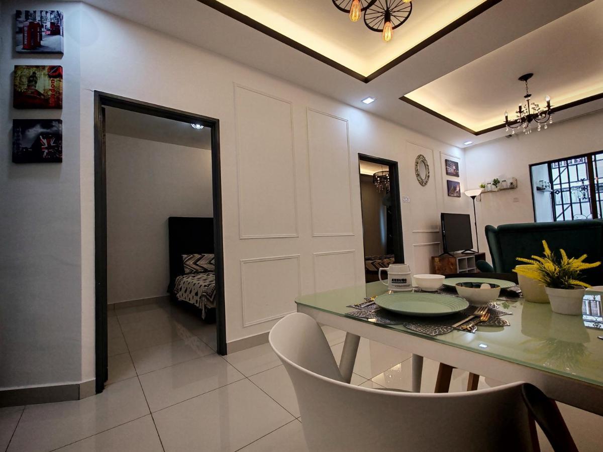 White On Cameron By Icolor